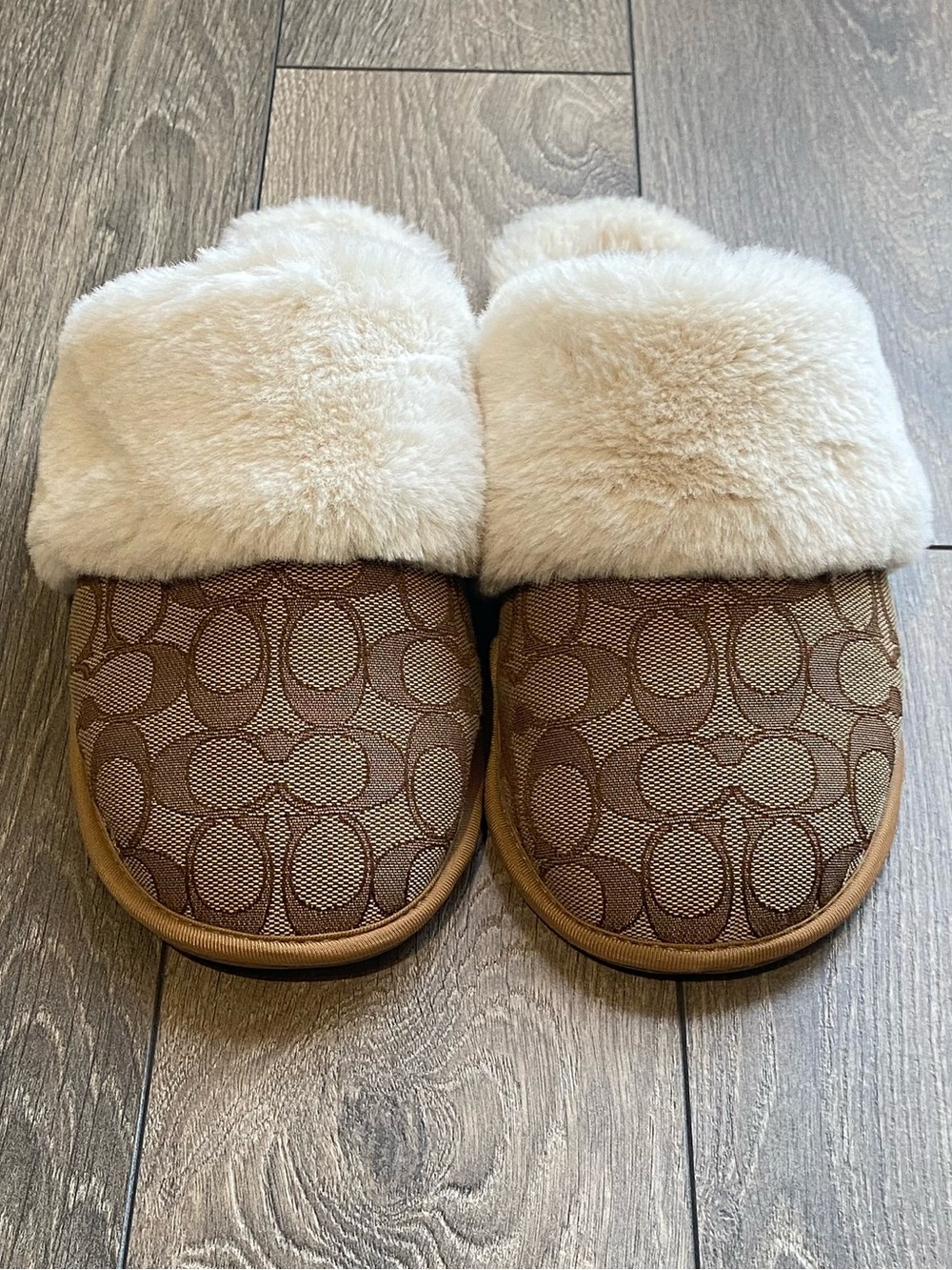 Coach Zena Slippers Sz 8 Excellent Condition - Picture 3 of 8